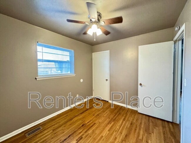 Building Photo - 5611 S Rockford Ave