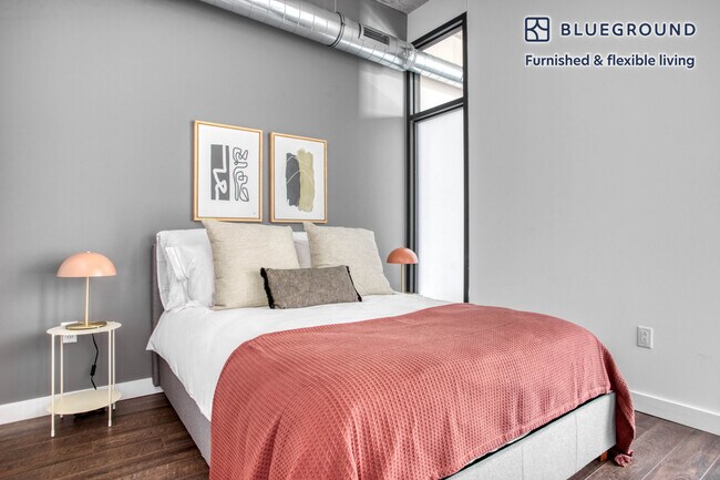 Building Photo - 1346 4th St SE