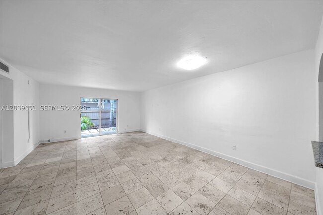 Building Photo - 8650 SW 67th Ave