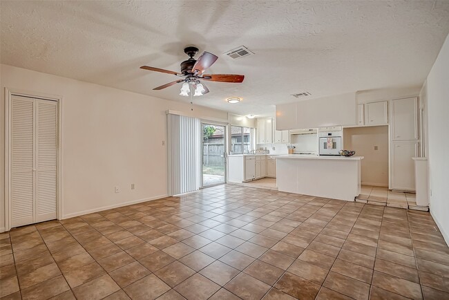 Building Photo - 10607 Silkwood Dr