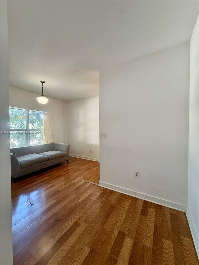 Building Photo - 4035 Meridian Ave