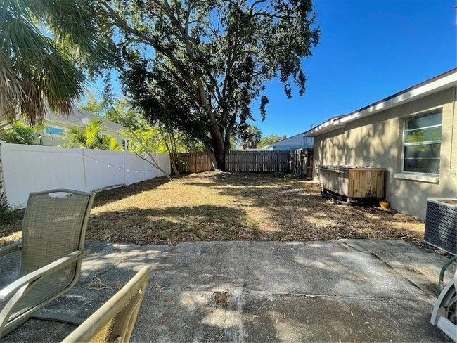 Building Photo - 3016 W Meadow St