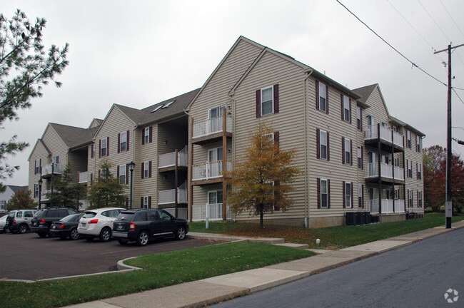 Building Photo - Noble Oaks