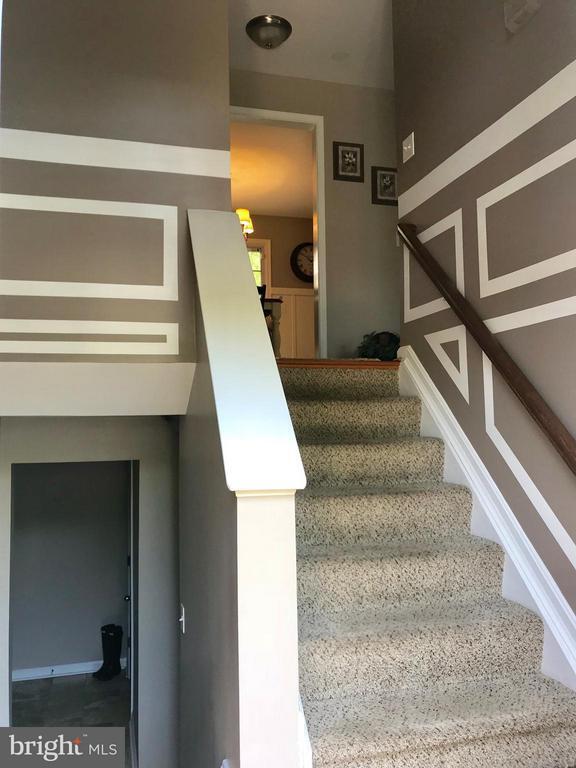 Building Photo - 8 Plumosa Dr