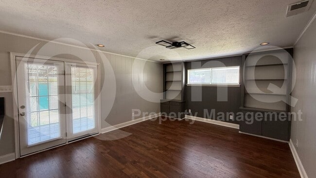 Building Photo - 8347 Lullwater Dr