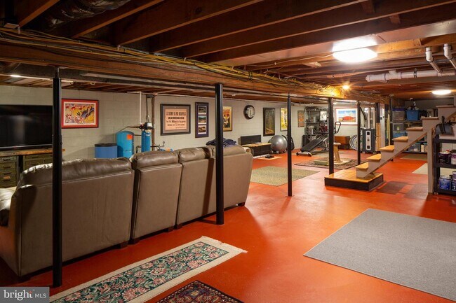 Building Photo - 77 Sunset Dr