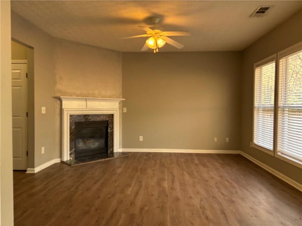 Building Photo - 303 Barberry Pl