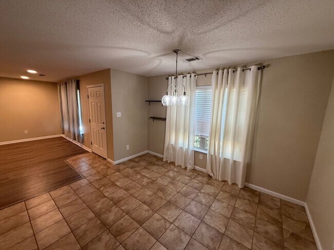 Building Photo - Home for Rent in Benton