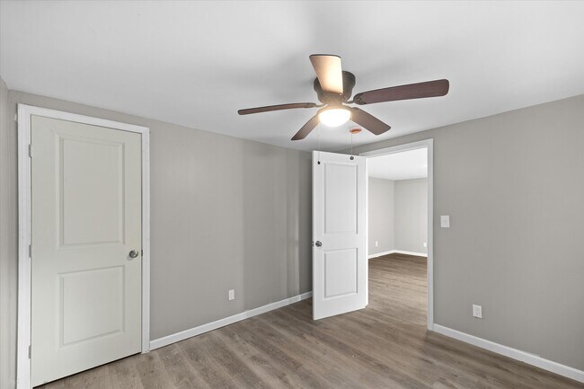 Building Photo - 1 Manor Dr