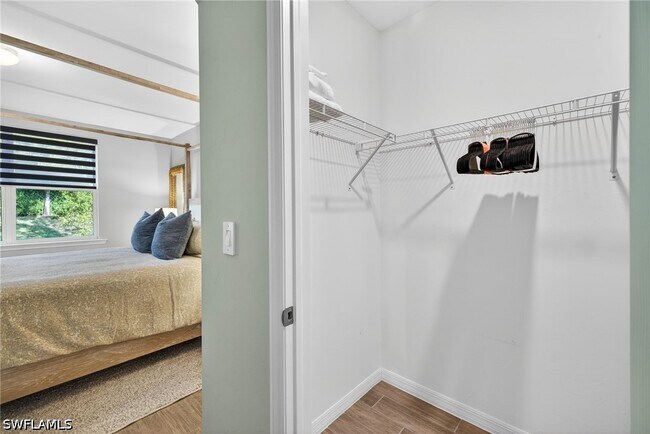 Building Photo - 14567 Edgewater Cir