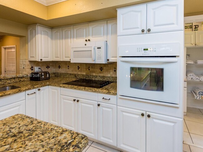 Building Photo - 5524 Garfield St