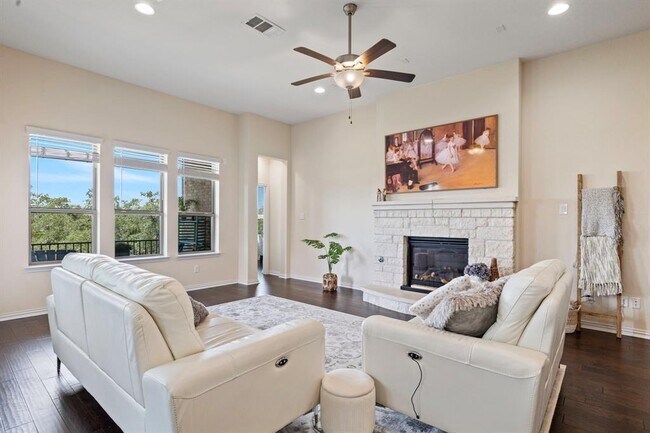 Building Photo - 7716 Pace Ravine Dr