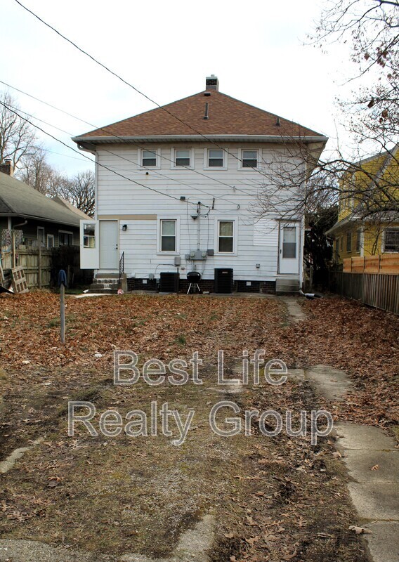 Building Photo - 1214 N Oakland Ave