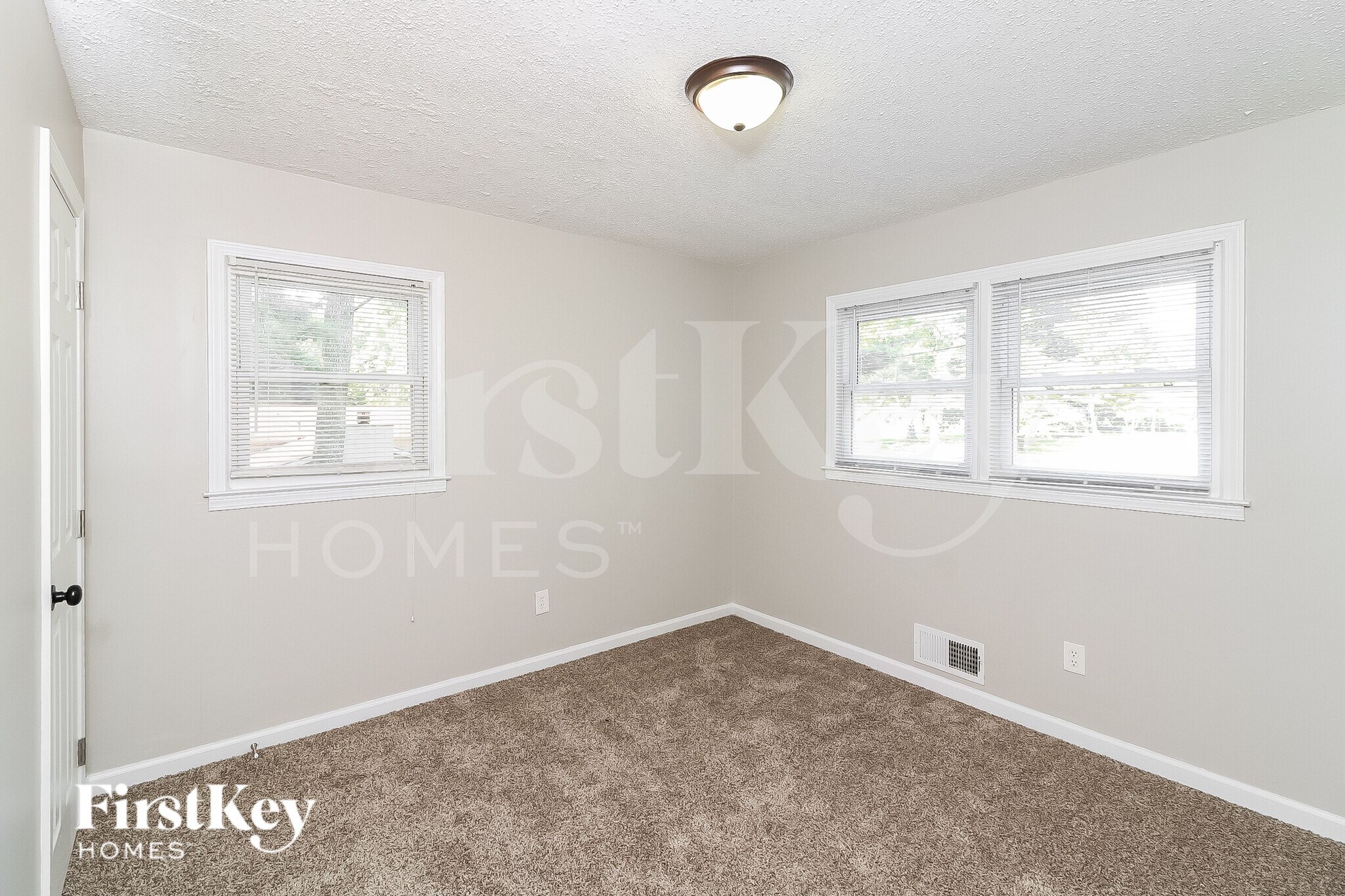 Building Photo - 4007 Wells Cir
