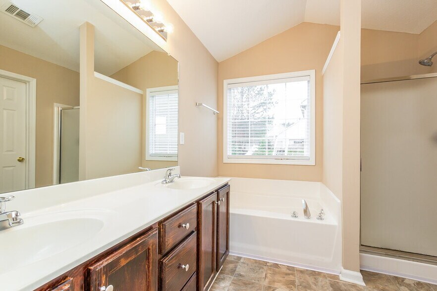 Building Photo - 775 Riverside Walk Crossing NE