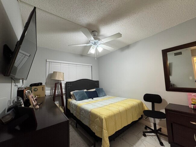 Building Photo - 3265 NW 102nd Terrace