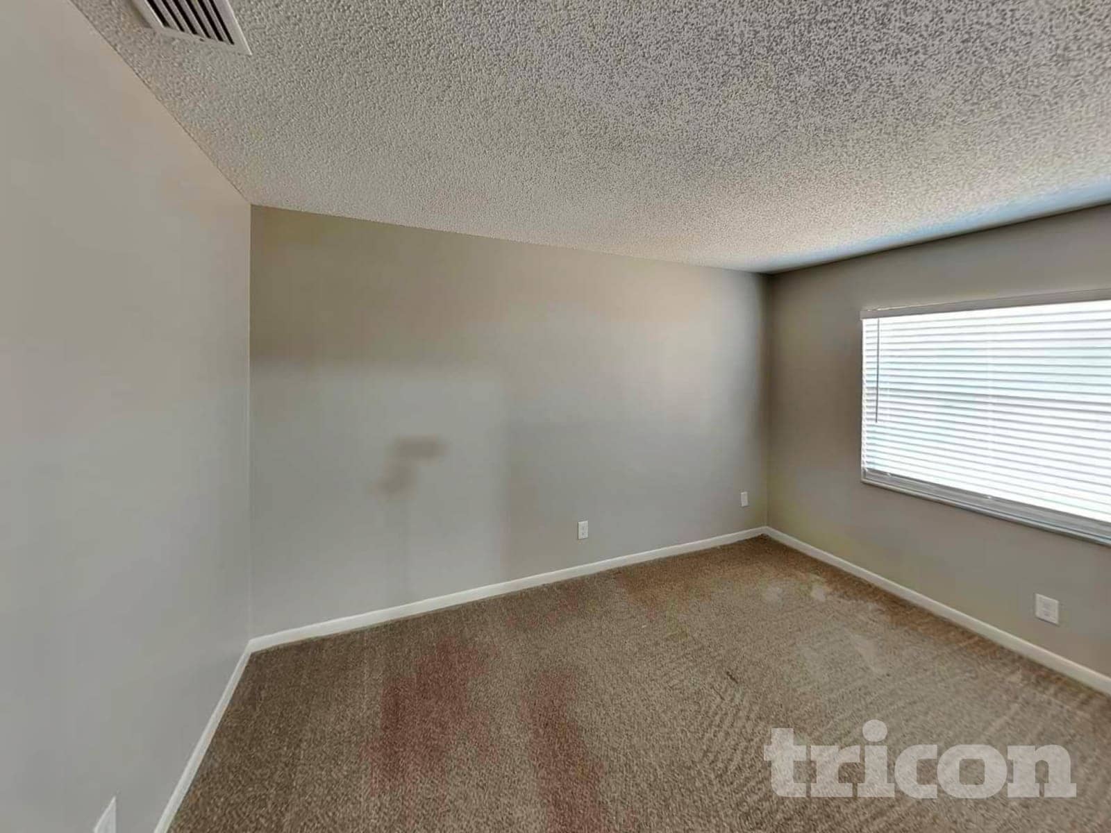 Building Photo - 605 Missionwoode Dr