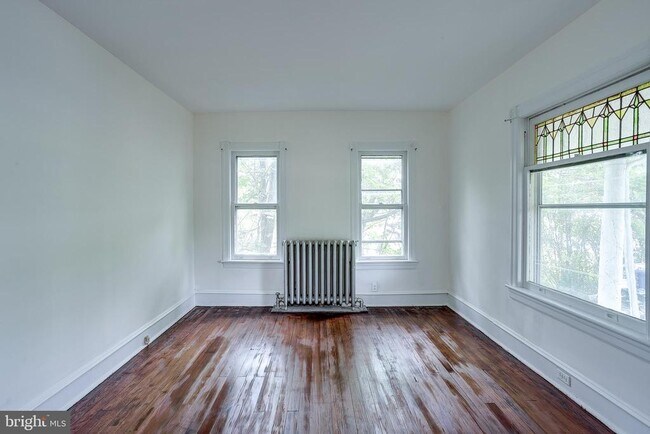 Building Photo - 422 Hainesport Lumberton Rd