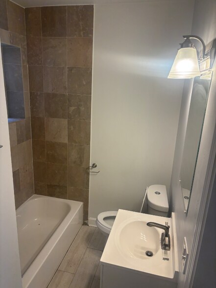 Building Photo - 7725 S Kingston Ave