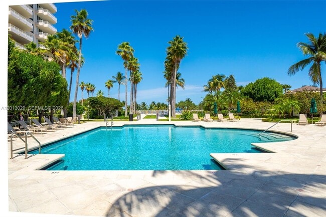 Building Photo - 791 Crandon Blvd