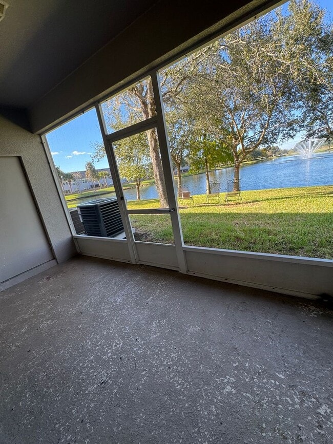 Building Photo - BEAUTIFUL 3 BEDFROOM, ,2.5 BATHROOMS TOWNHOME IN AVALON LAKES