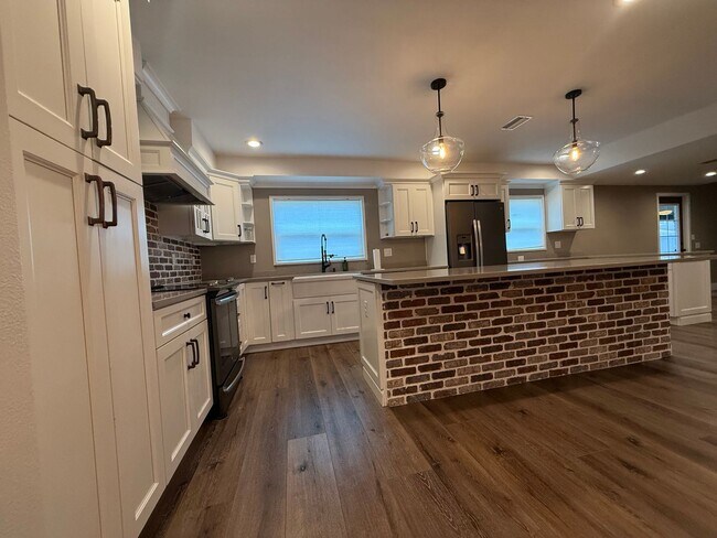 Building Photo - Beautiful Port Orange 4 Bed 2.5 Bath Serene Home Available IMMEDIATELY!
