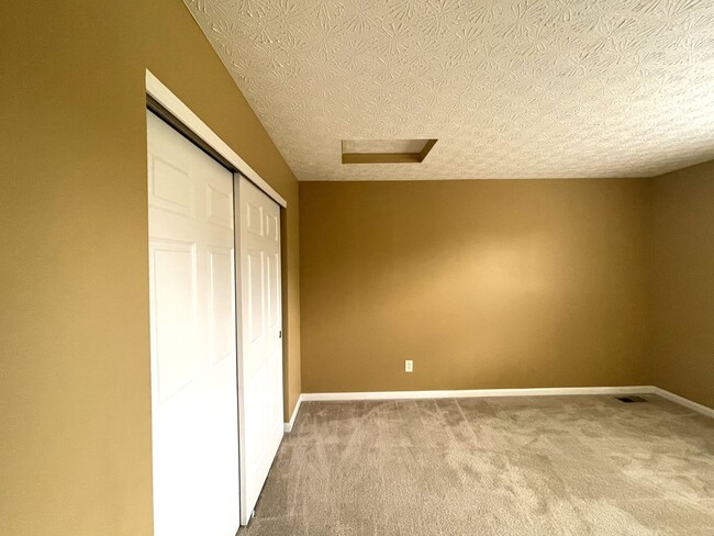Building Photo - 6127 Janes Way