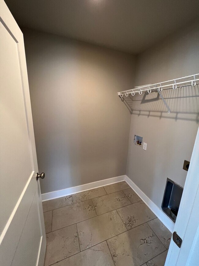 Building Photo - Topper Heights