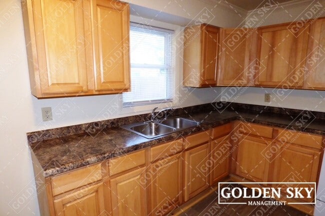 Building Photo - 3200 E Race St