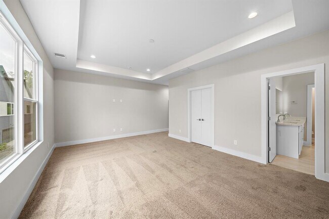 Building Photo - 28G Bucan St