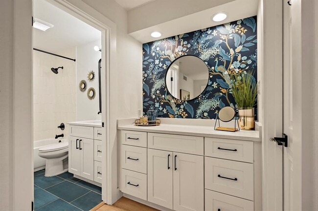 Building Photo - 1206 Hollow Creek Dr