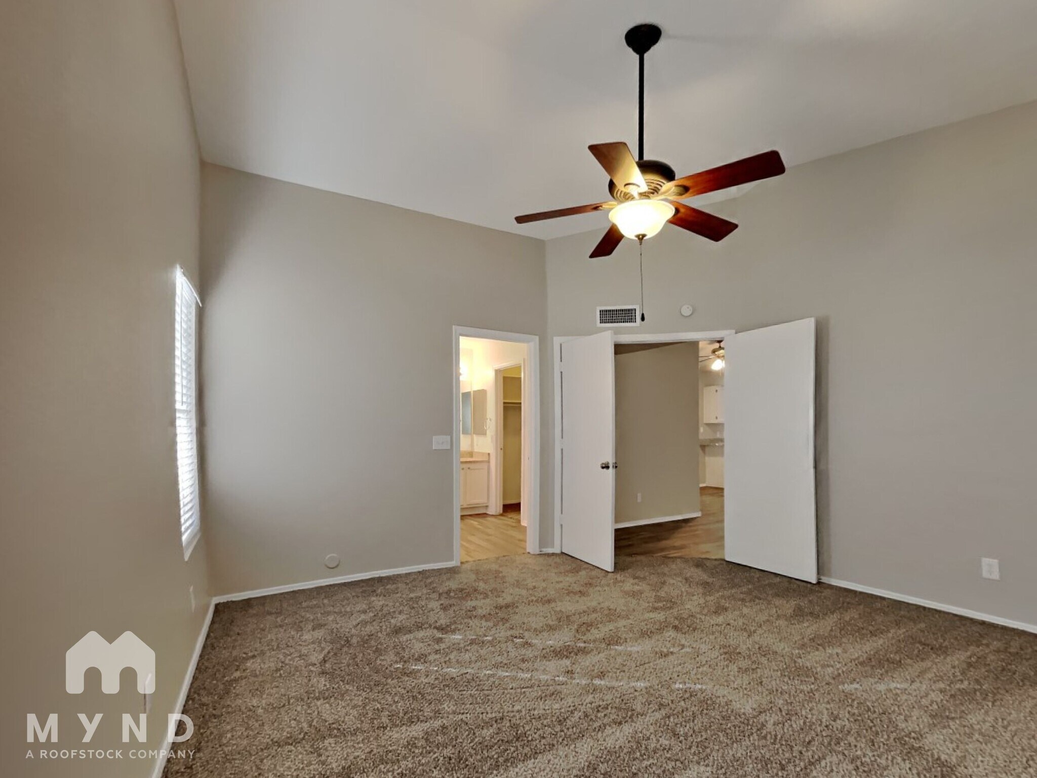 Building Photo - 8027 W Laurel Ln