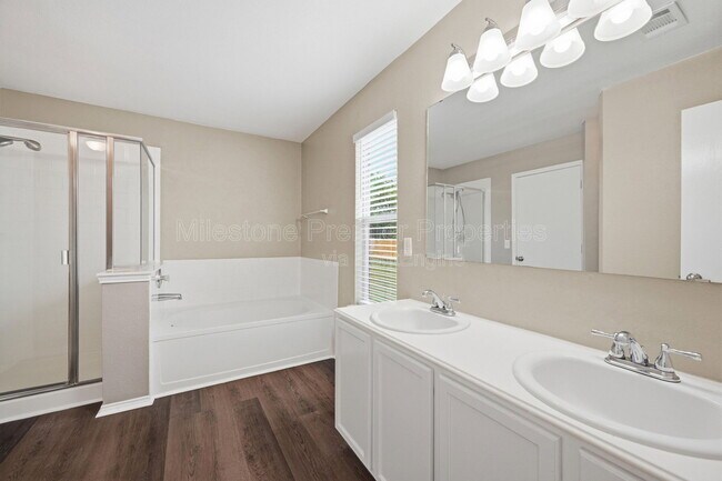 Building Photo - 4101 Cardinal Dr