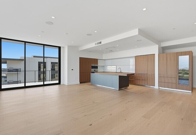 Building Photo - 4849 N Camelback Rdg Dr