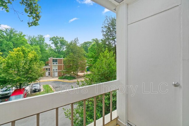 Building Photo - 11593 Maple Ridge Rd