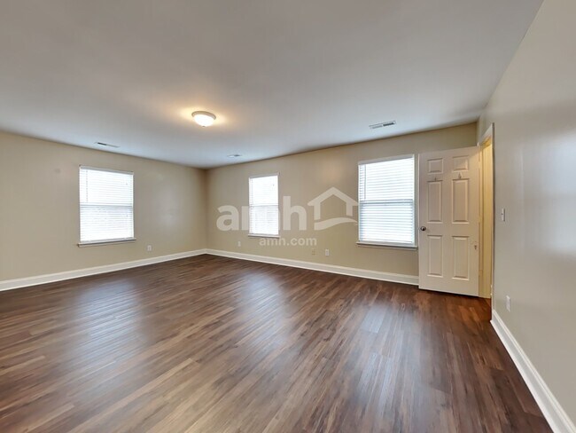 Building Photo - 109 Instructor Ct