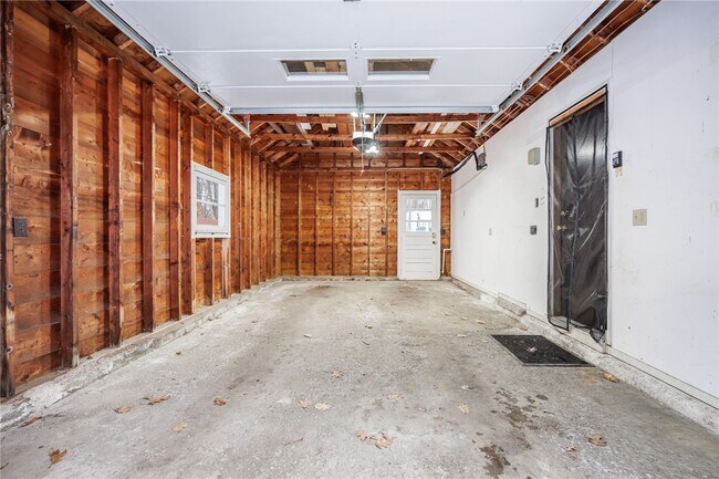 Building Photo - 105 Chestnut Dr