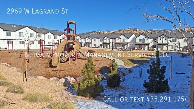 Building Photo - 2969 W LaGrand St