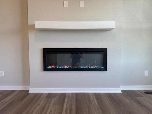 Building Photo - Spacious 4-Bedroom Split-Level Near Standing Bear Lake & Trails