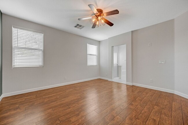 Building Photo - Stunning one story in the NW!