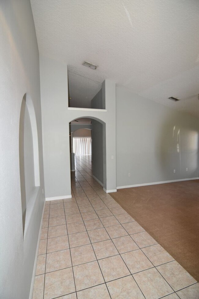 Building Photo - 233 Purslane Pass