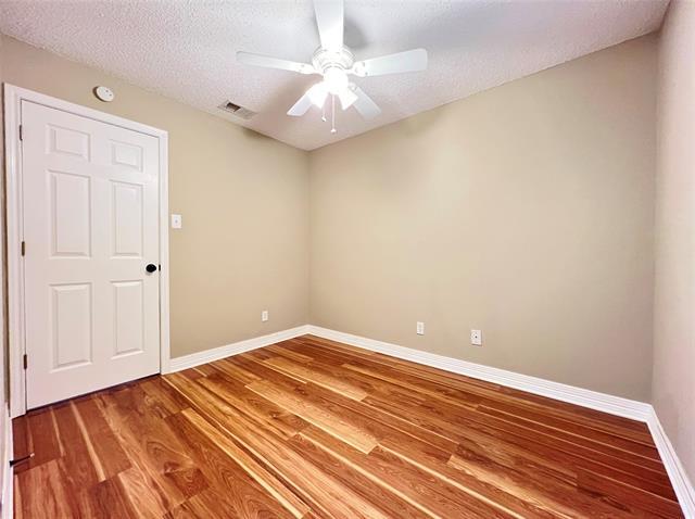 Building Photo - 3514 Riverview Dr