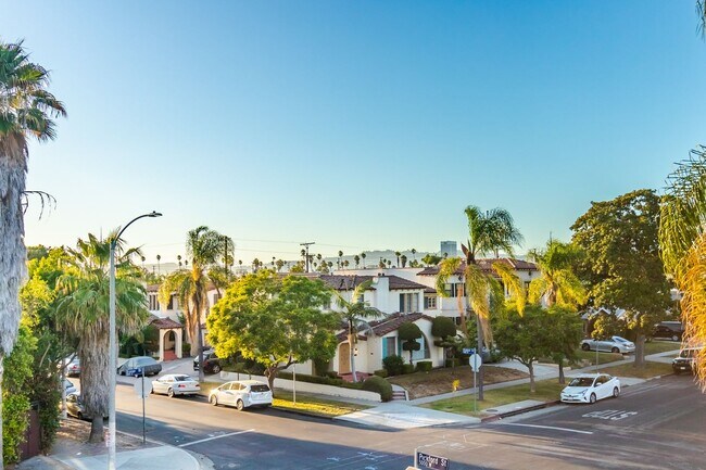 Building Photo - 5016 Pickford St