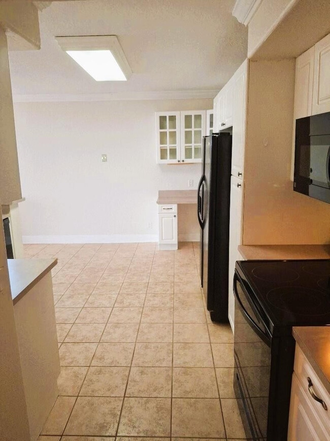 Building Photo - 105 Lake Emerald Dr