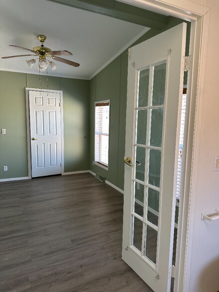 Building Photo - 1800 E Third Ave