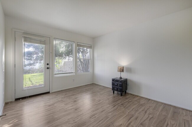 Building Photo - Highland Ranch Spring Valley 2-story 3 bd ...