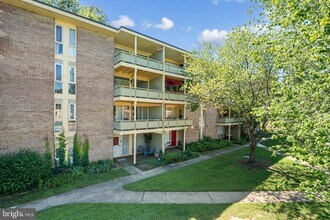 Building Photo - 7204 Donnell Pl