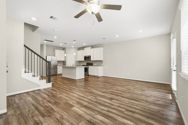 Building Photo - 1516 Lakeline Oak Dr