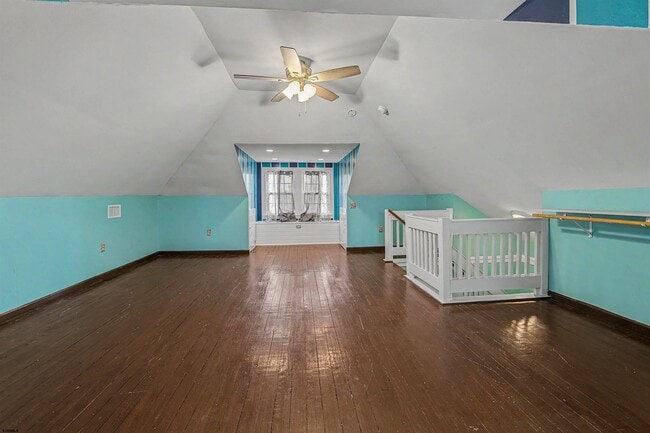 Building Photo - 615 Shore Rd