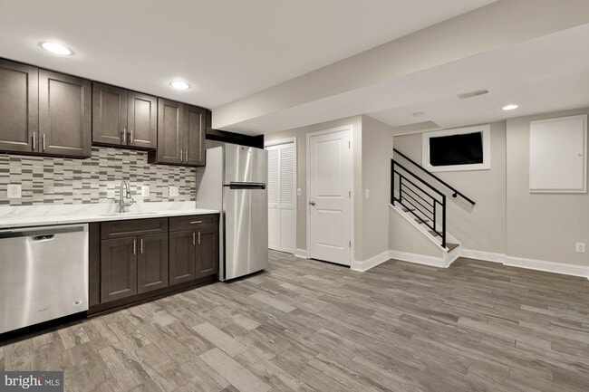 Building Photo - 2228 Kearny St NE